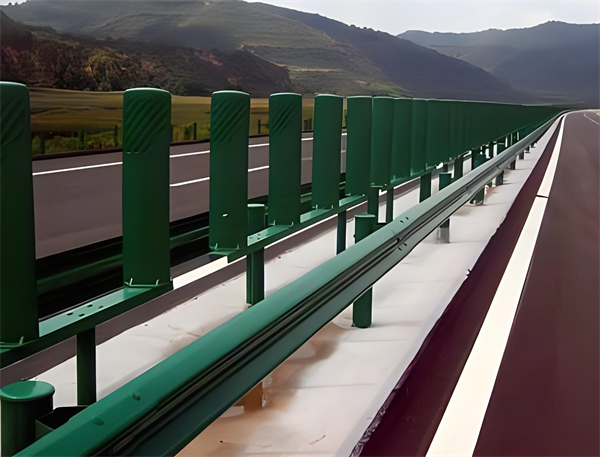 海口三波护栏板在高速公路的应用